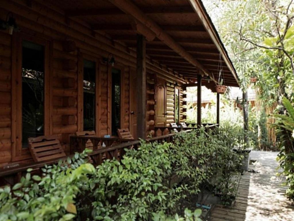Loghome Boutique Чиангмай Экстерьер фото