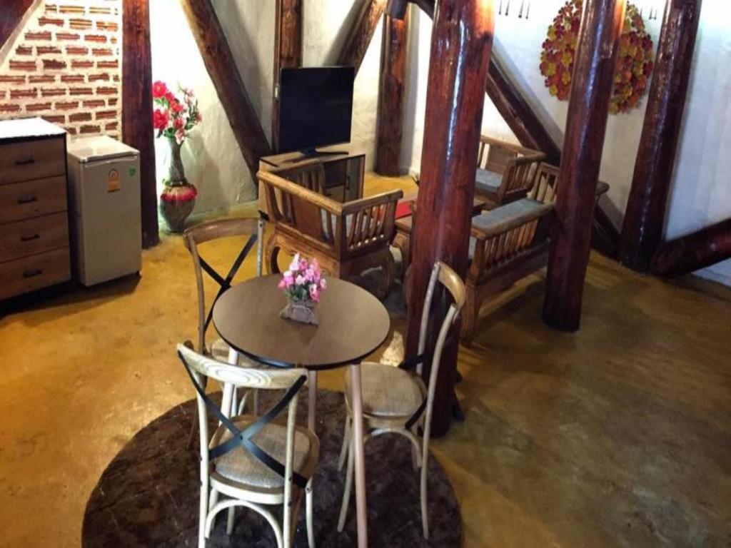 Loghome Boutique Чиангмай Экстерьер фото
